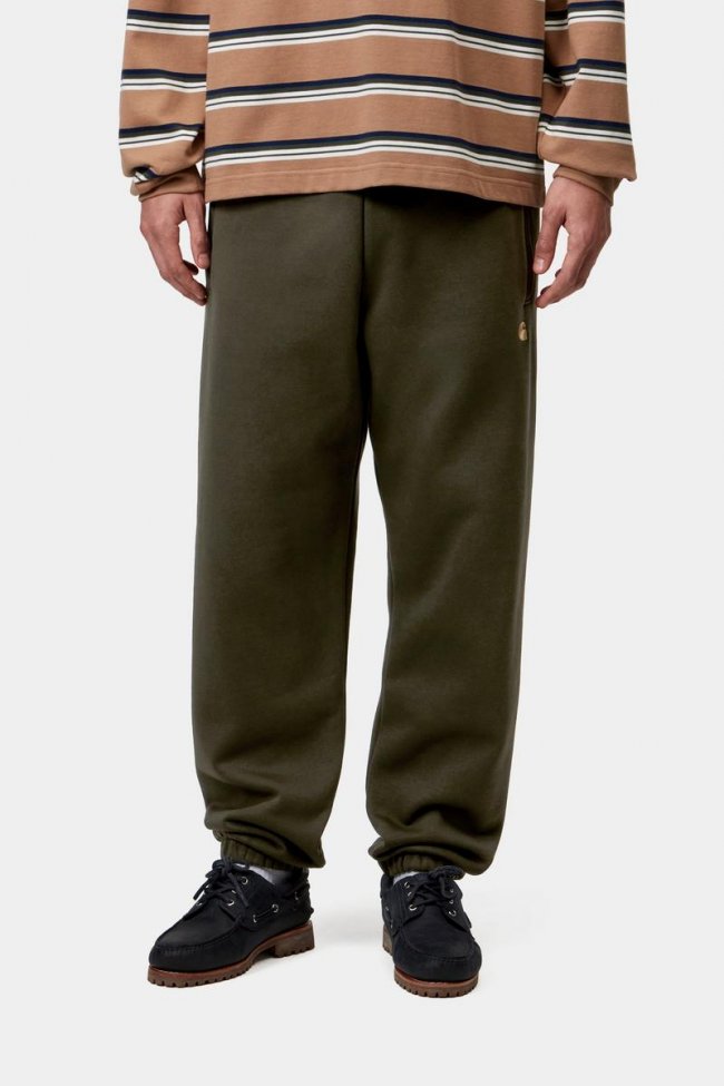 Carhartt Chase Sweat Pant - Olive / Gold Carhartt Chase Sweat Pant - Olive / Gold