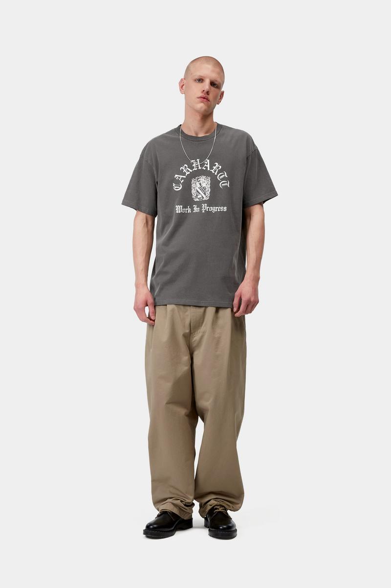 Carhartt S/S Coat Of Arms T-Shirt - Black, Garment dyed